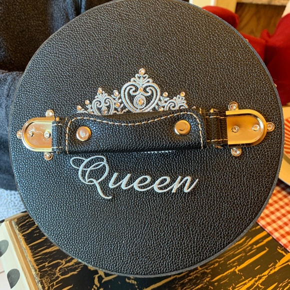 Make up case/crown case with crystals or without - Picture 2 of 7